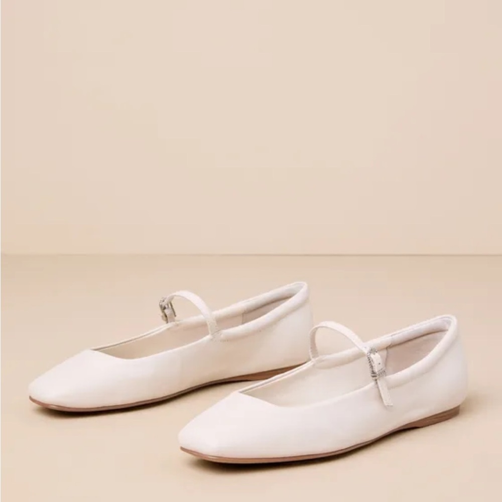 Dolce Vita Reyes Ivory Leather Buckle Ballet Flats